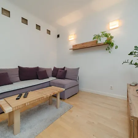 Komitetu Obrony Robotnikow 46 By Homeprime * 바르샤바