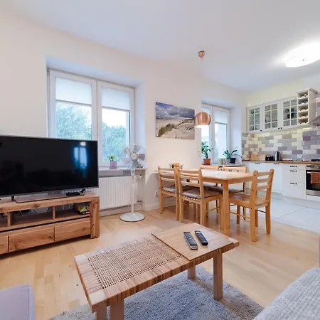 Komitetu Obrony Robotnikow 46 By Homeprime * وارسو